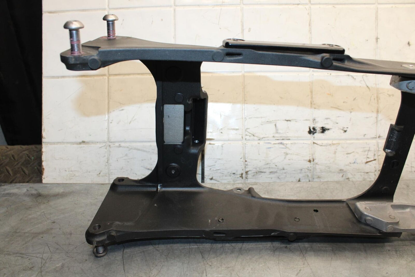 2009 Kawasaki Ninja ZX6R ZX600R REAR TAIL SUBFRAME SUB FRAME 32160-0398  BB548