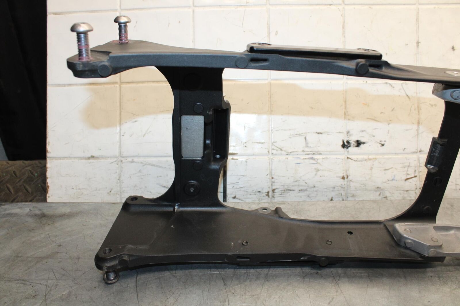 2009 Kawasaki Ninja ZX6R ZX600R REAR TAIL SUBFRAME SUB FRAME 32160-0398  BB548