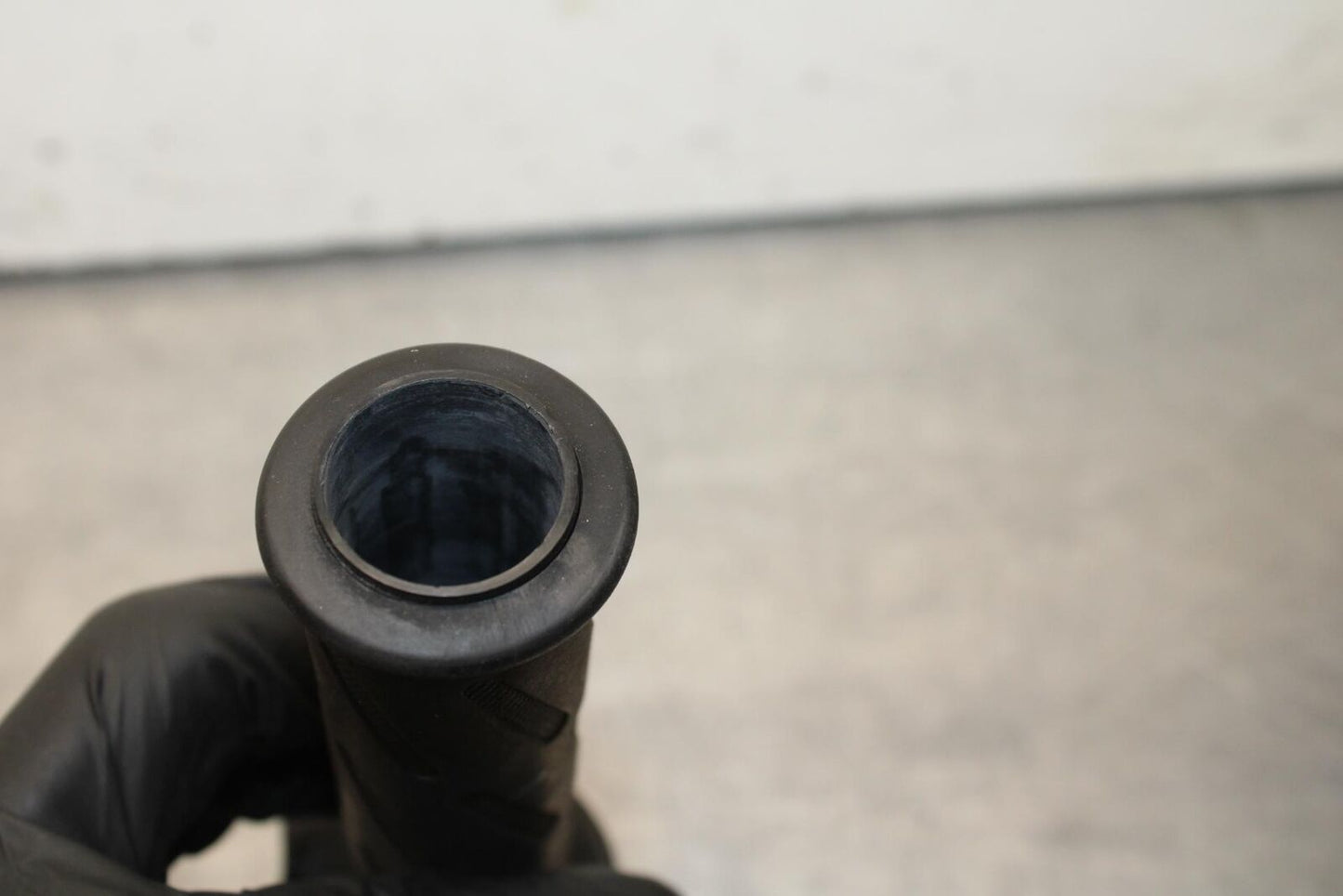 2006 Suzuki SV650 RIGHT THROTTLE GRIP BB93