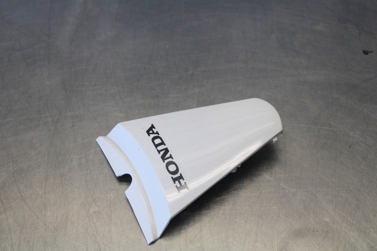 08 HONDA CBR125R CENTER REAR BACK TAIL FAIRING COWL BB114