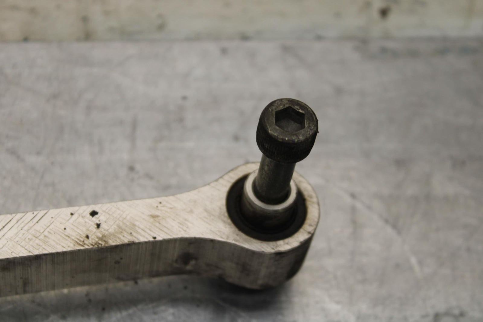 2007 Yamaha YZF R1 REAR DOGBONE SHOCK LINKAGE LINK BB575