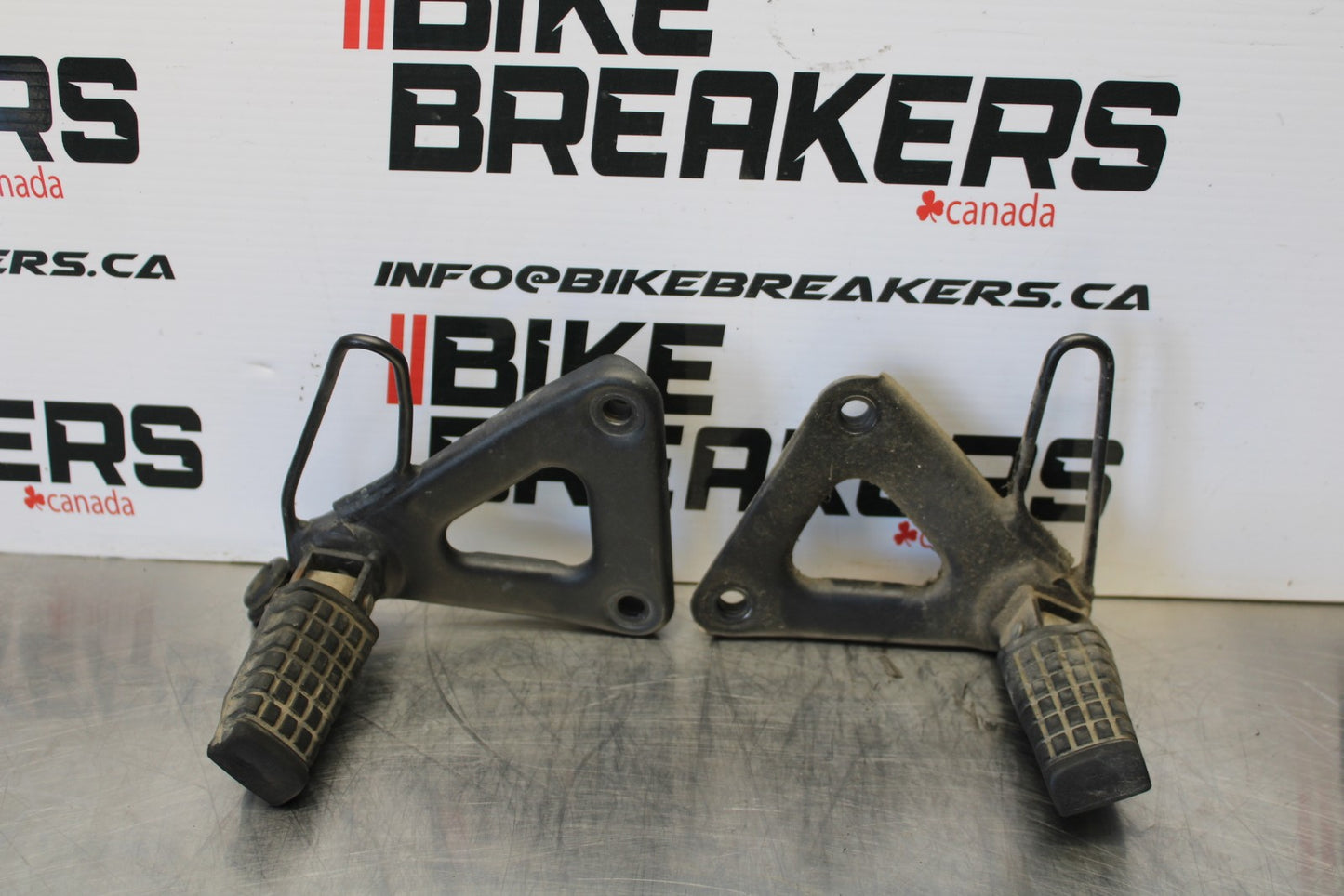 08-18 KAWASAKI KLR650 REAR BACK PASSENGER PEG SET PAIR BB183