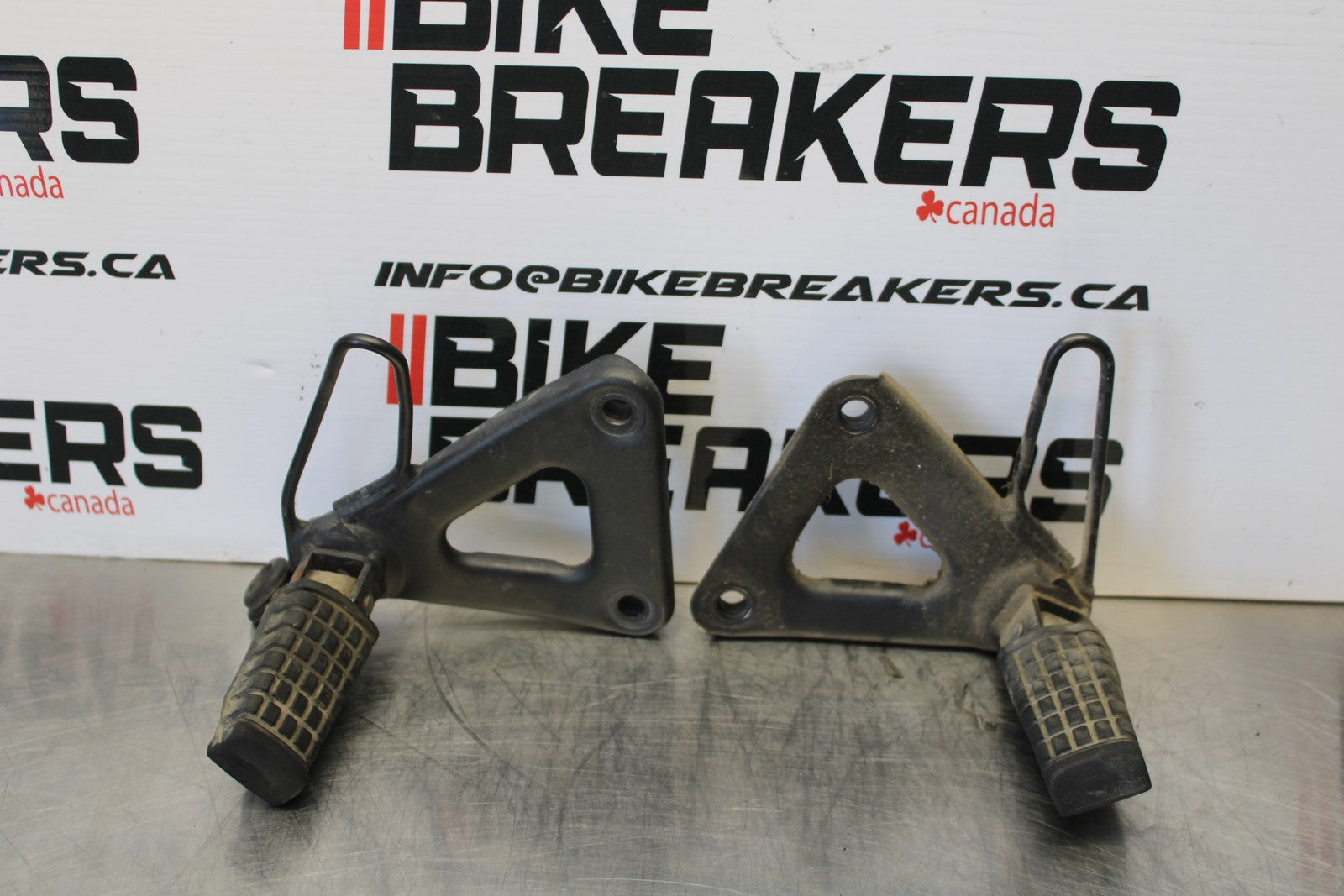 08-18 KAWASAKI KLR650 REAR BACK PASSENGER PEG SET PAIR BB183