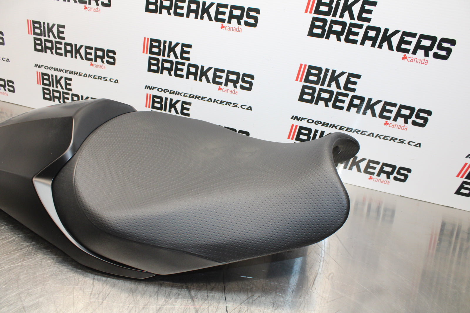 23-24 KAWASAKI NINJA ZX14R NEW!! FRONT REAR SEAT SADDLE & SOLO FAIRING BB153