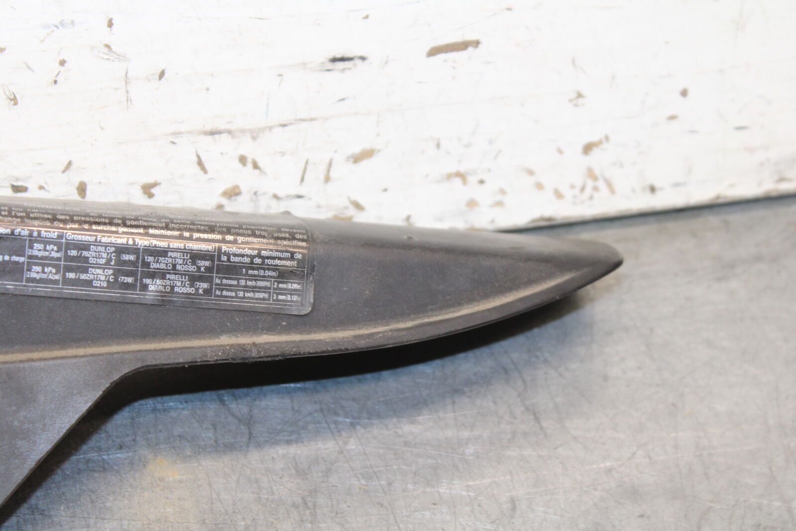 12-13 KAWASAKI Z1000 REAR BACK DRIVE CHAIN GUARD COVER SHIELD BB743