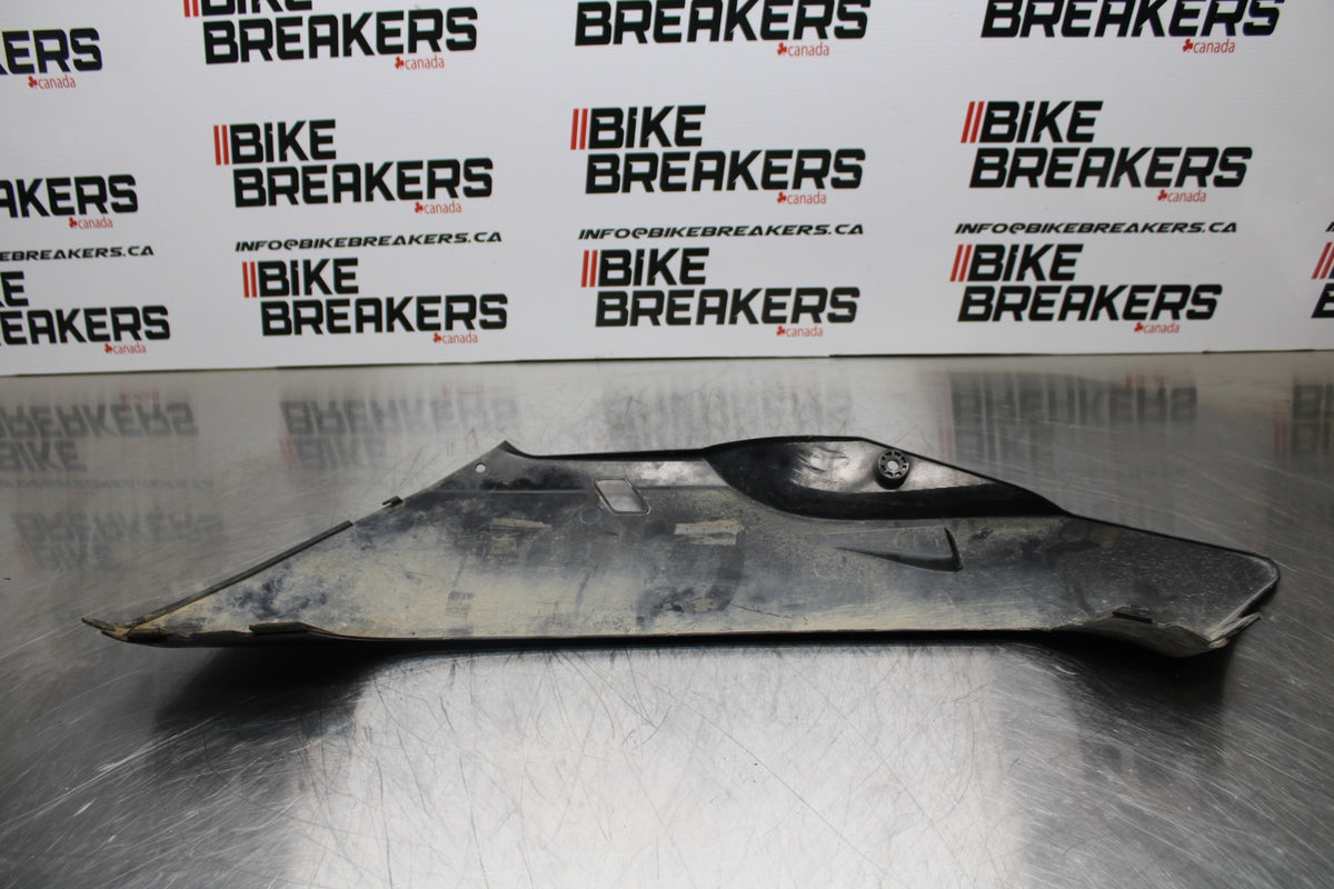 05-06 HONDA CBR600RR RIGHT LOWER BOTTOM BELLY SIDE FAIRING COWL  BB149