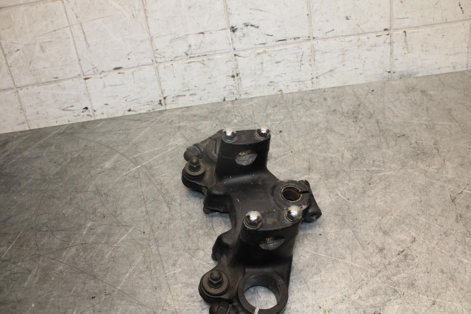 1982 Suzuki GS450L FORKS UPPER TRIPLE TREE CLAMP 51311-44110-291 BB52