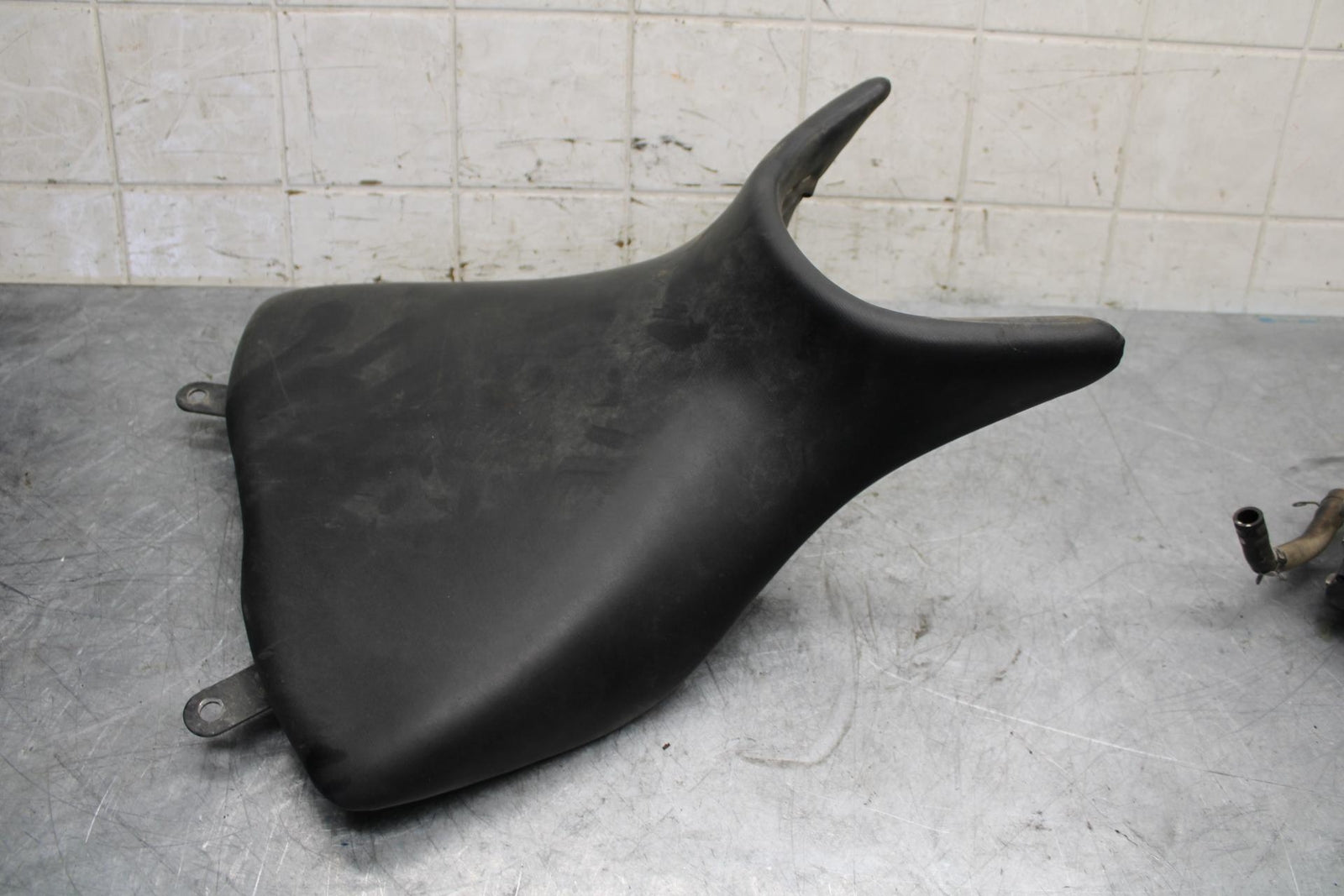 2015 Yamaha YZF R3 FRONT DRIVERS SEAT PAD SADDLE PILLION 1WD-F4710-00-00 BB526