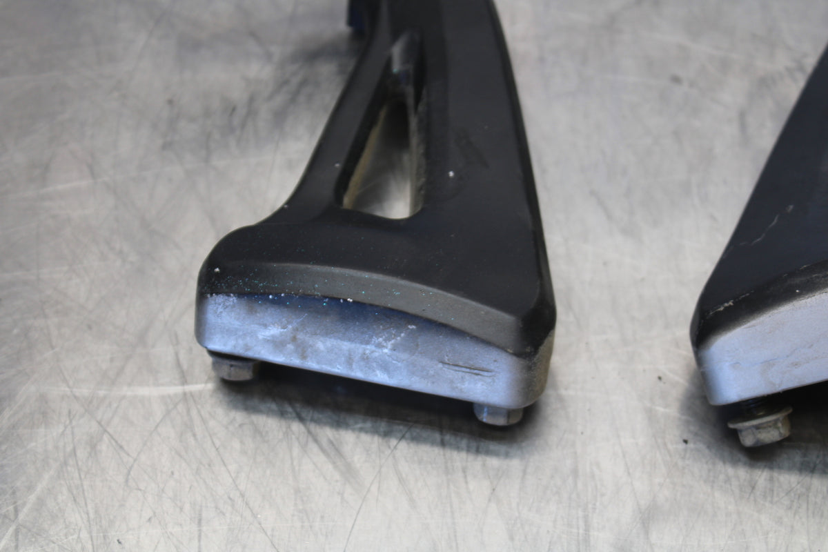 00 SUZUKI SV650 REAR BACK PASSENGER PEG SET PAIR BB156