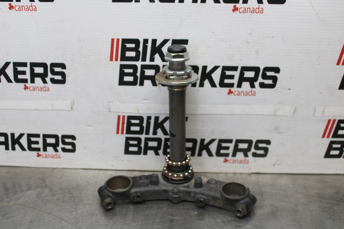 98-05 HONDA SUPER HAWK 1000 VTR1000F FRONT CLAMP LOWER TRIPLE TREE STEM BB924