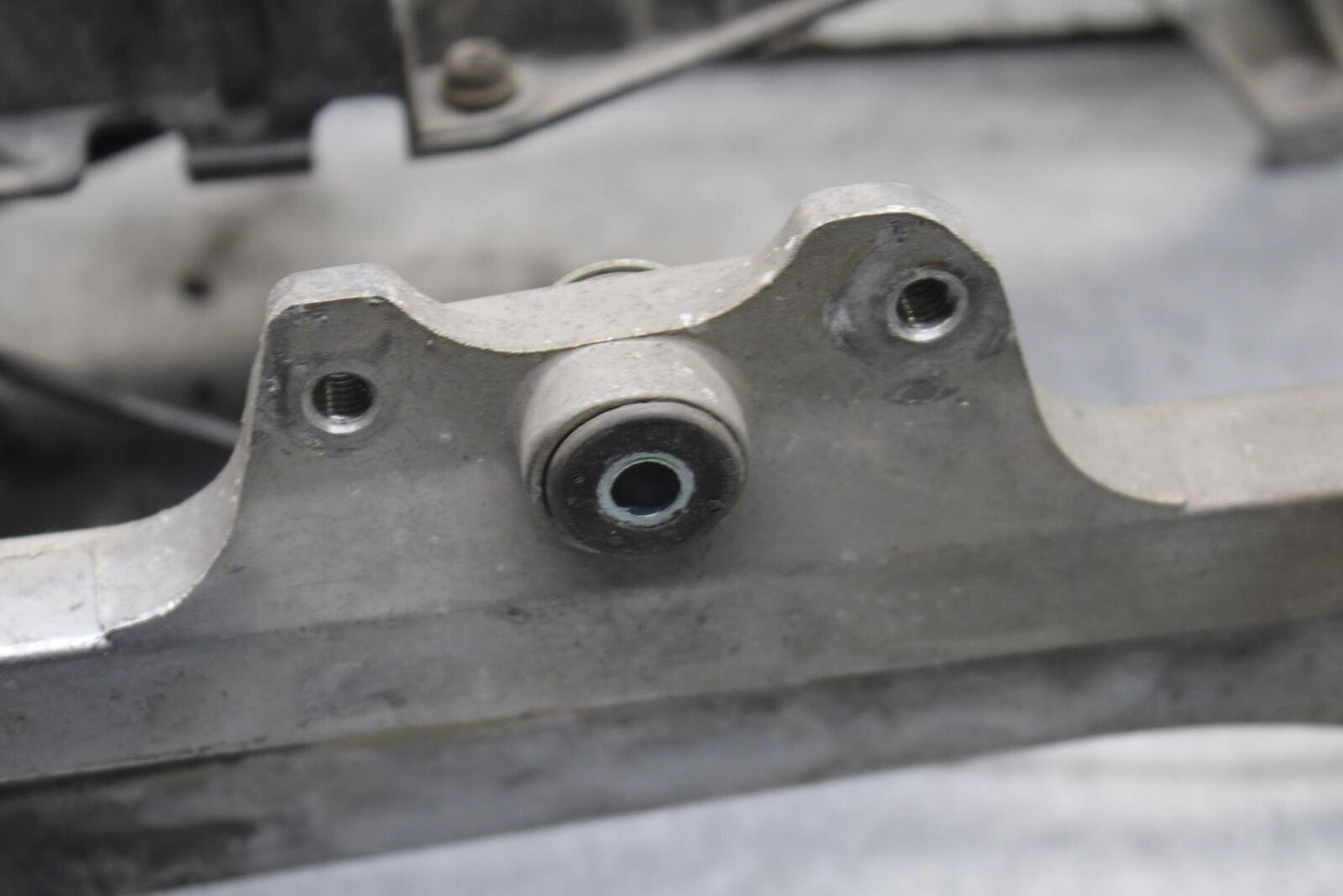 03-04 HONDA CBR600RR REAR SUBFRAME BACK SUB FRAME 50200-MEE-000 BB637