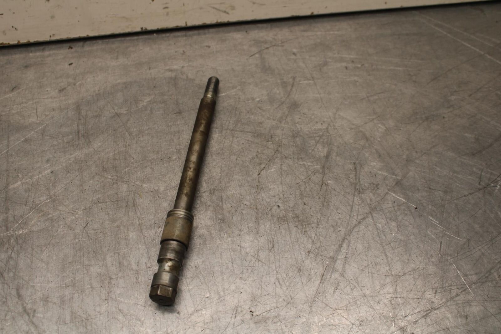 1983 Honda V45 Magna VF750C FRONT WHEEL RIM AXLE PIVOT BOLT 44301-461-770 BB91