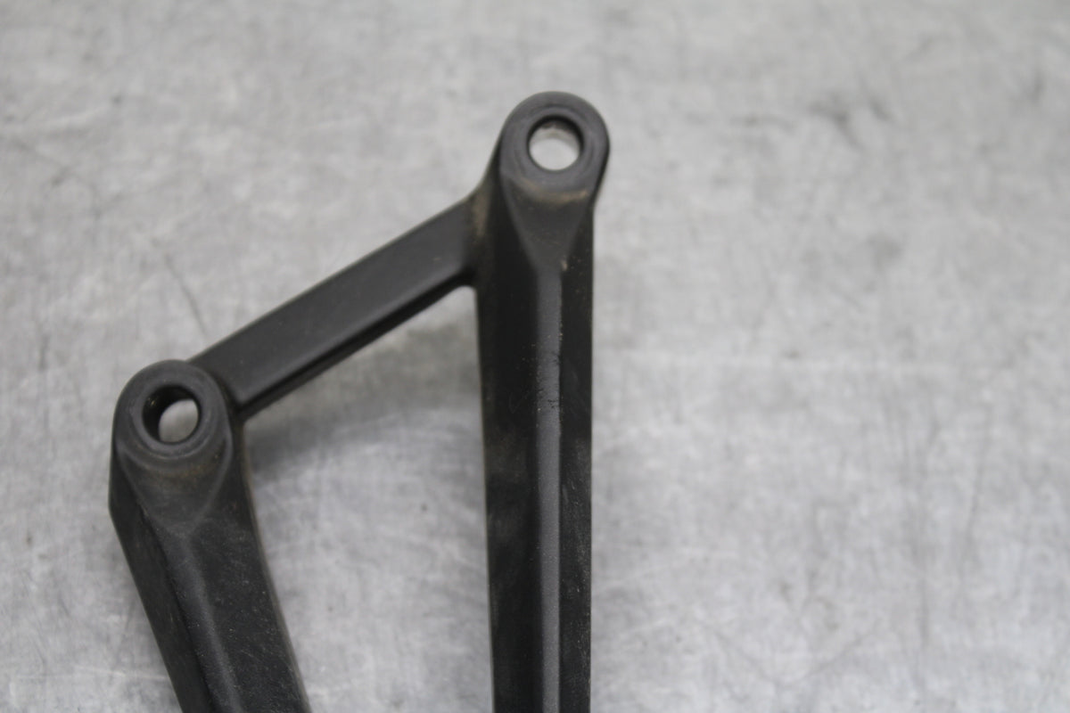 19-21 YAMAHA YZF R3 REAR BACK PASSENGER PEG SET PAIR BB121