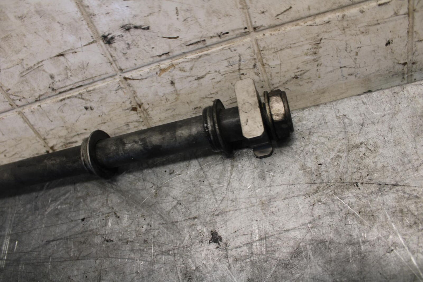 2007 Honda CBR600RR REAR AXLE BACK WHEEL RIM PIVOT BOLT AXEL 42301-MEE-D00 BB542