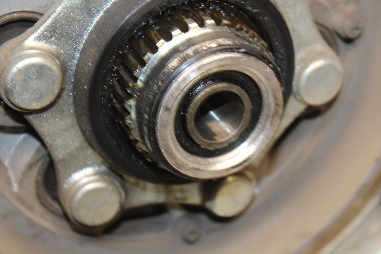 2003 Yamaha Vmax 1200 VMX1200 REAR ROTOR BACK BRAKE DISC AND WHEEL BB563