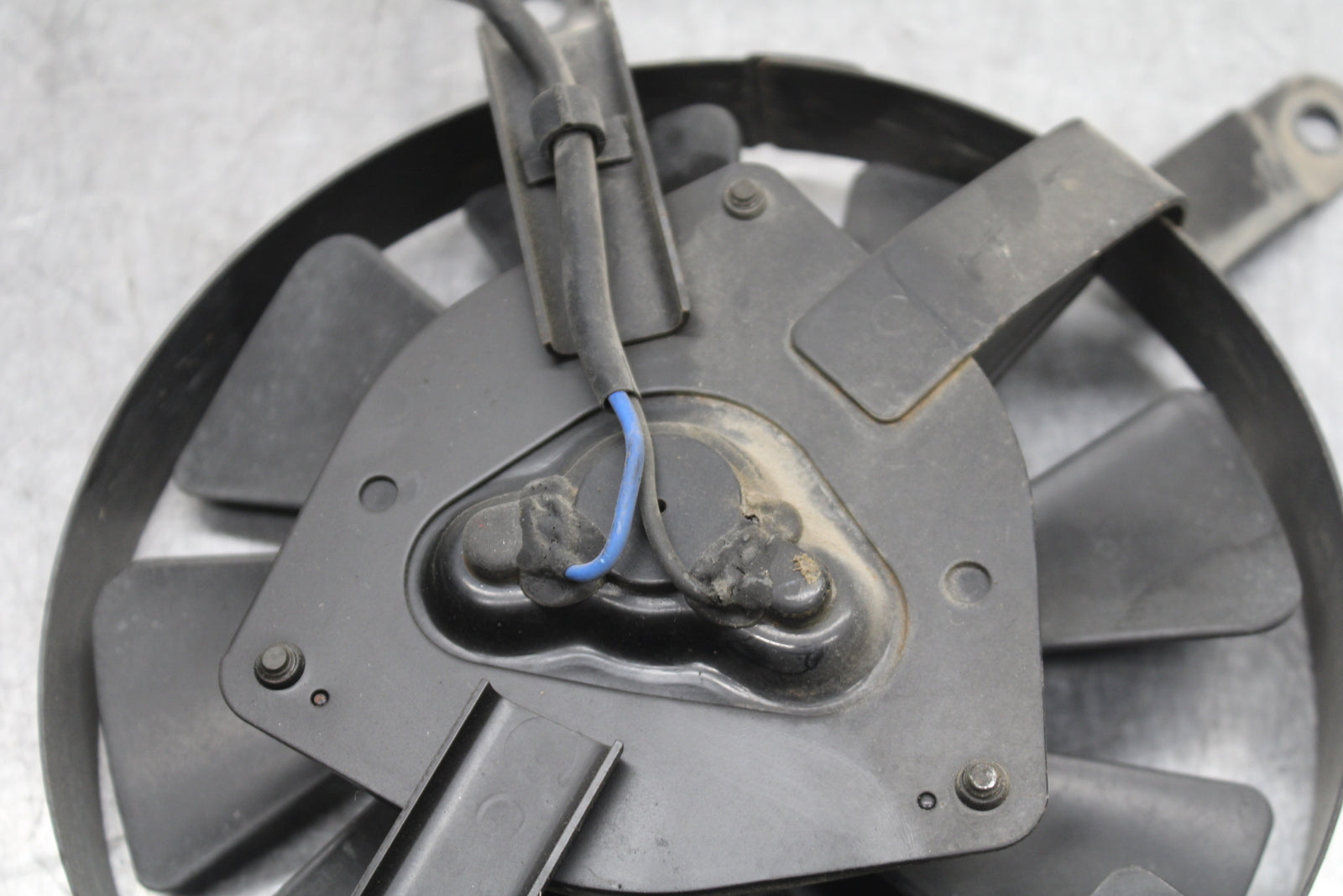 00-02 KAWASAKI NINJA ZX6R ENGINE RADIATOR COOLING FAN BB750