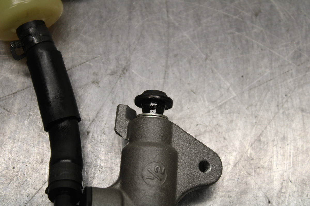 08-16 YAMAHA YZF R6 REAR BACK BRAKE MASTER CYLINDER W RESERVOIR BB131