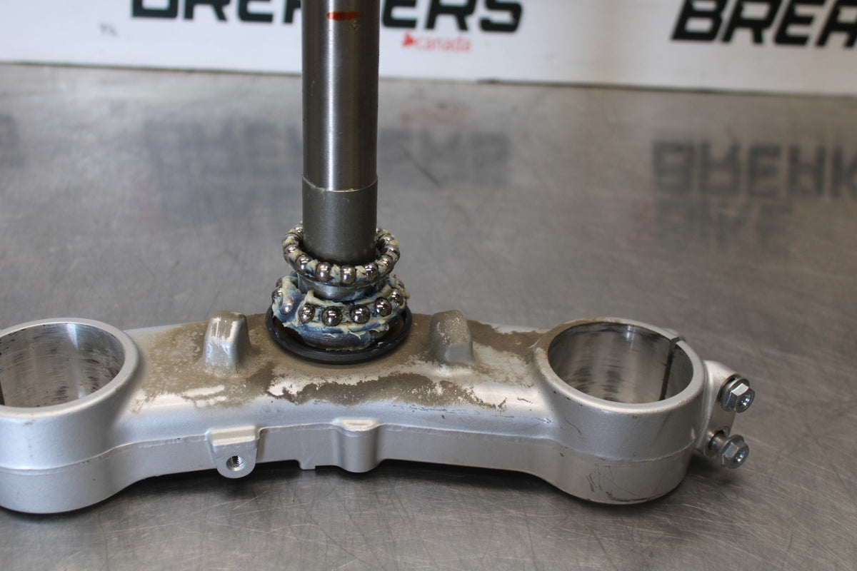 05-06 HONDA CBR600RR FRONT FORKS CLAMP LOWER TRIPLE TREE STEM BB893