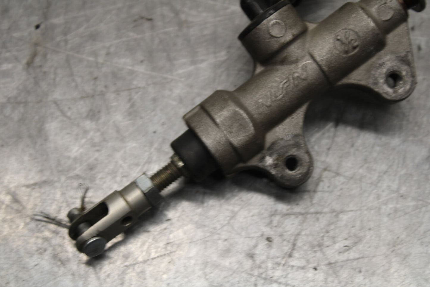 06 YAMAHA YZF R6 REAR BACK BRAKE MASTER CYLINDER W RESERVOIR BB716