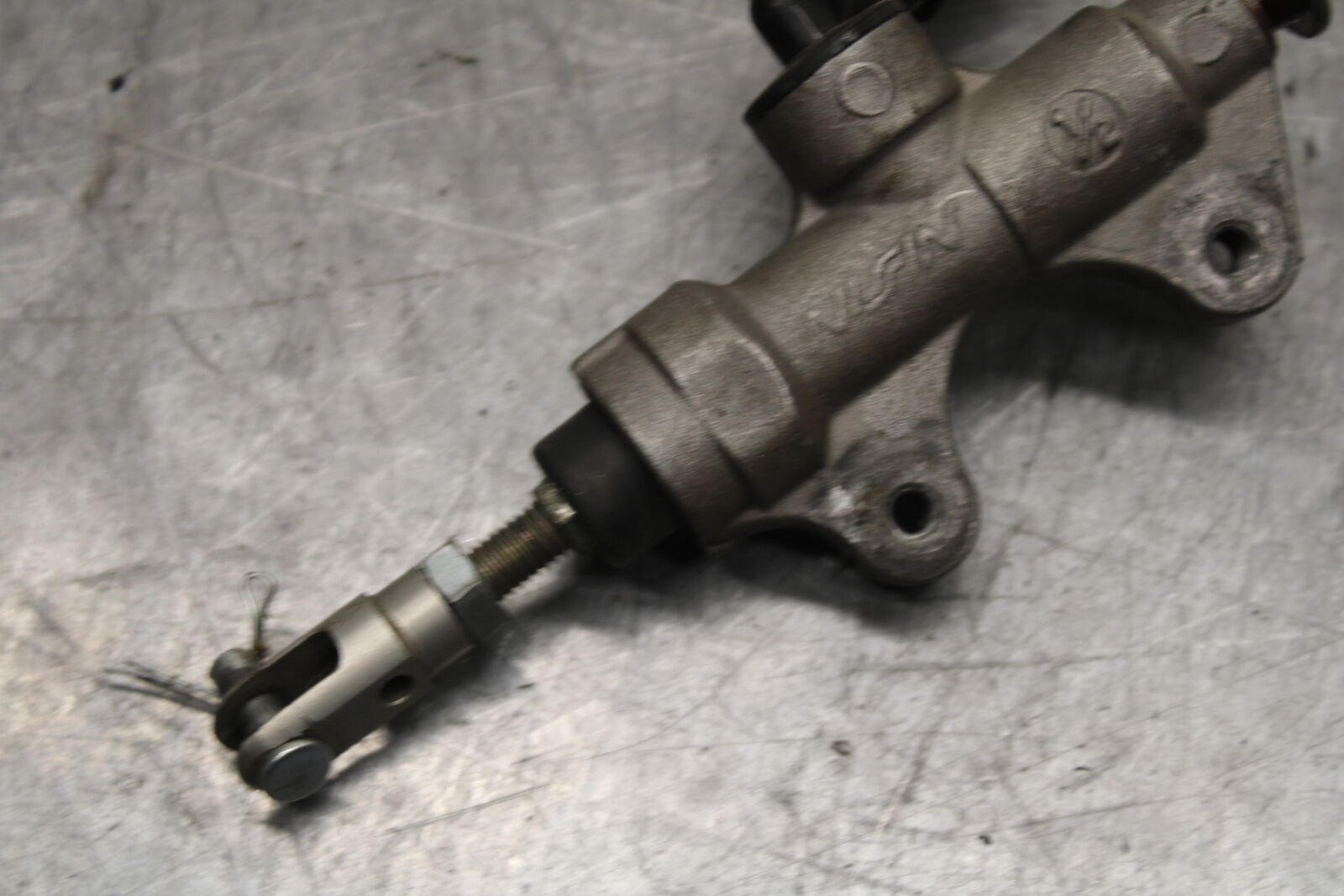 06 YAMAHA YZF R6 REAR BACK BRAKE MASTER CYLINDER W RESERVOIR BB716