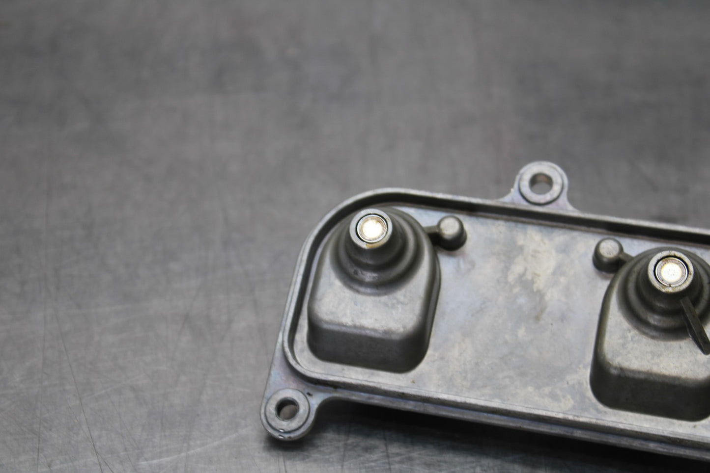 07-08 KAWASAKI NINJA ZX6R SECONDARY FUEL INJECTORS TOP AIRBOX GAS RAIL BB203