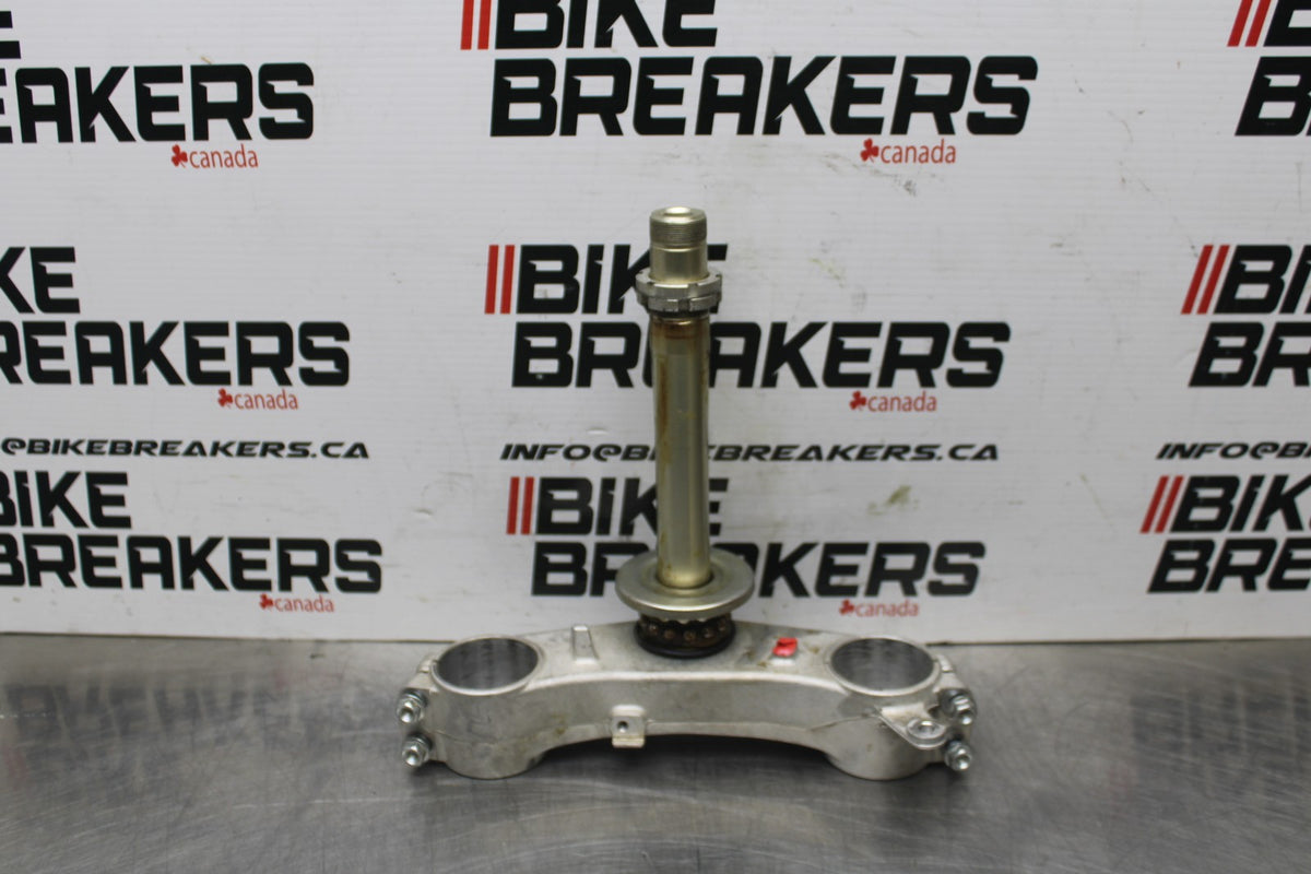06-07 SUZUKI GSXR 600 FRONT FORKS CLAMP LOWER TRIPLE TREE STEM BB845