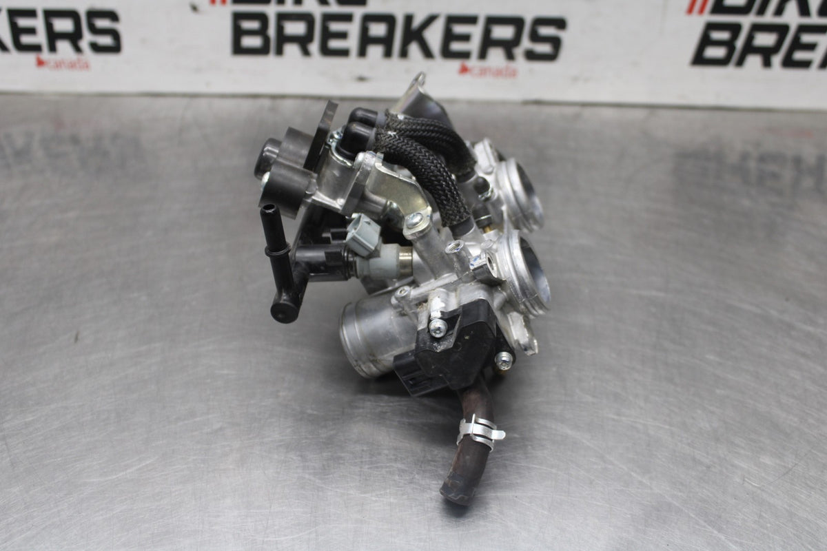 19-24 YAMAHA R3 MAIN FUEL INJECTORS / THROTTLE BODIES BB942