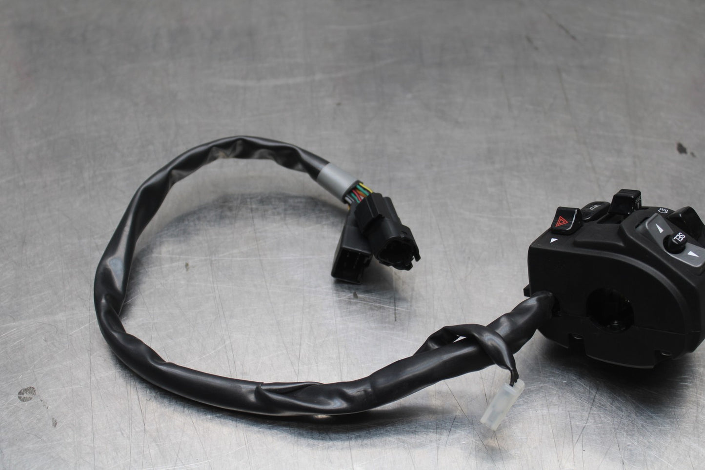 23-24 KAWASAKI NINJA ZX14R LEFT CLIP ON HANDLE HORN SIGNALS SWITCHES BB764