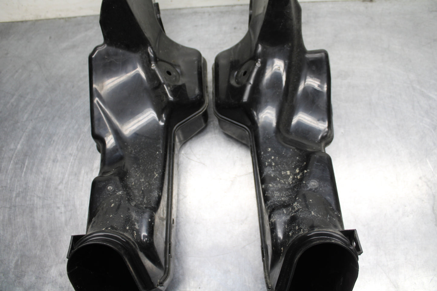 09 SUZUKI GSXR600 RIGHT LEFT AIR INTAKE DUCTS BB759