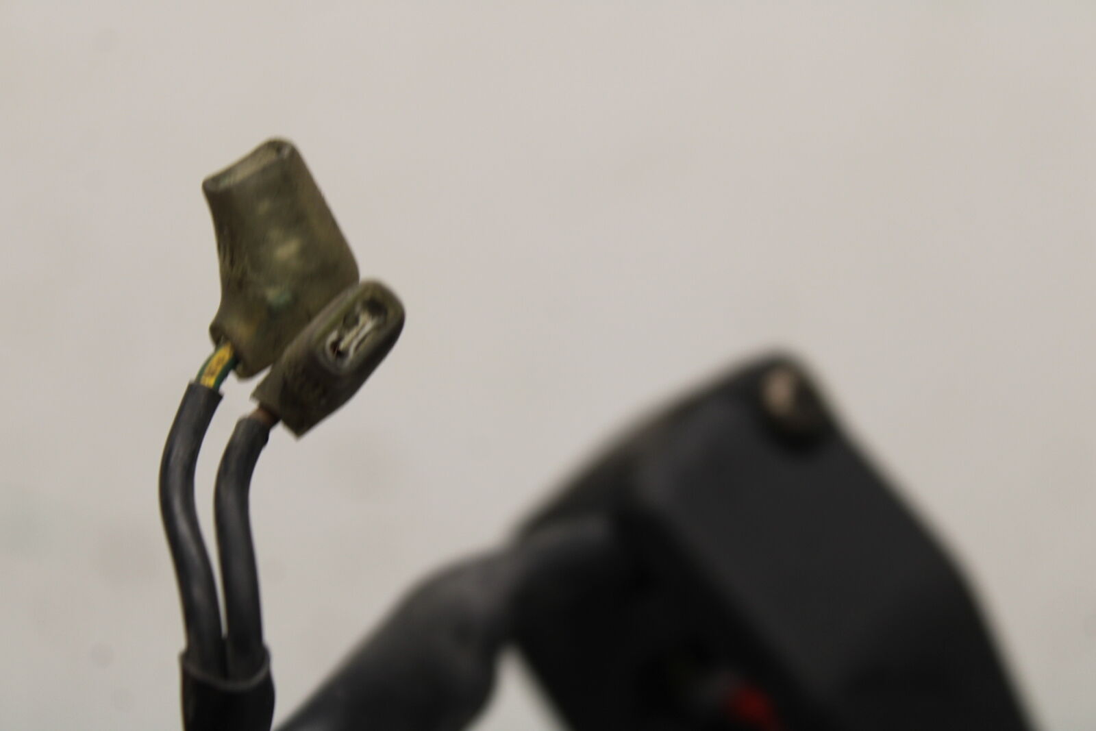 06 YAMAHA YZF R6 RIGHT CLIP ON HANDLE KILL OFF START SWITCH SWITCHES BB716