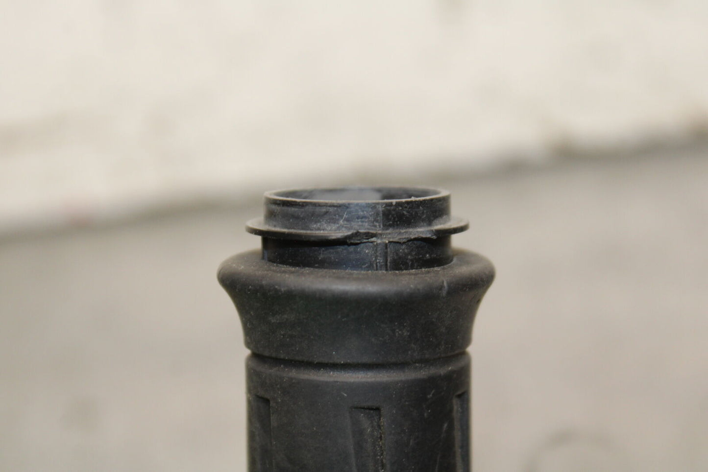 12-13 KAWASAKI Z1000 THROTTLE CABLE LINE HOUSING GUIDE BB743