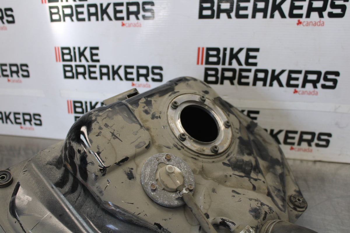 05-09 SUZUKI BOULEVARD C90 GAS TANK FUEL PETROL RESERVOIR BB918