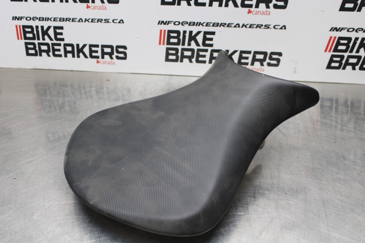 07-08 KAWASAKI NINJA ZX6R FRONT DRIVERS SEAT PAD SADDLE PILLION BB199