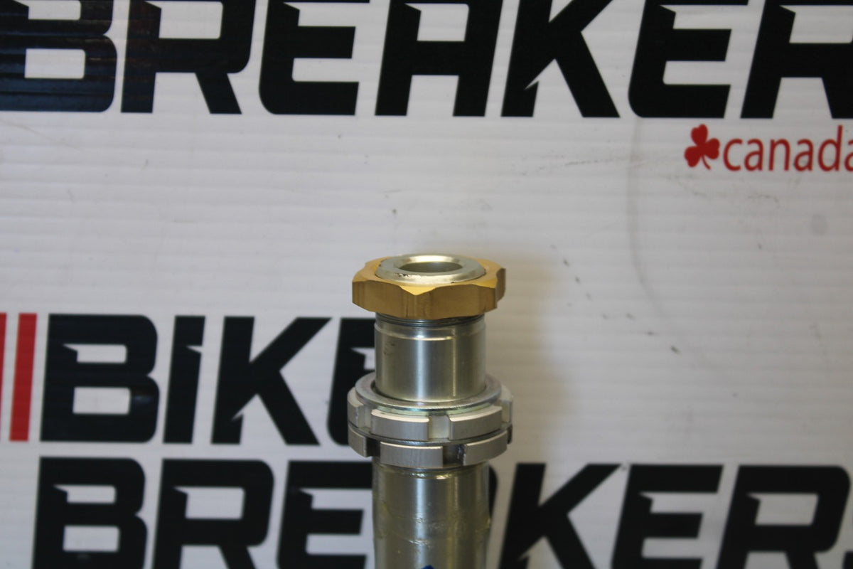 18 SUZUKI GSXR750 FRONT FORKS CLAMP LOWER TRIPLE TREE STEM BB891