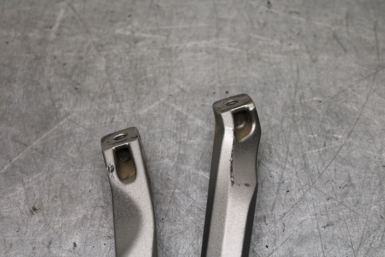 07-08 YAMAHA YZF R1 REAR BACK PASSENGER PEG SET PAIR BB724