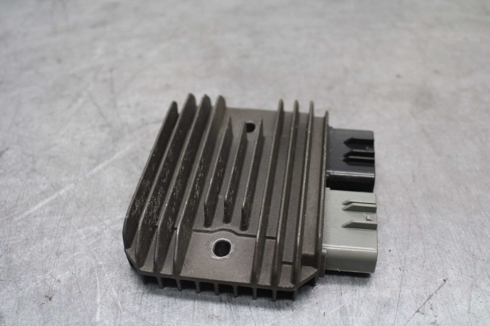 09-12 KAWASAKI NINJA ZX6R RECTIFIER VOLTAGE REGULATOR 21066-0028 BB698