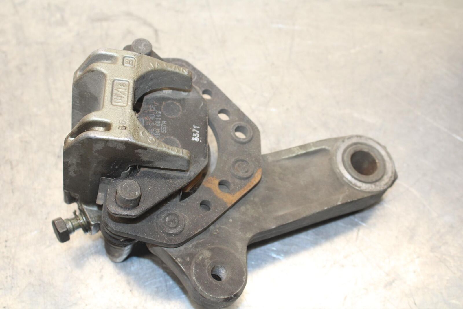 1985 Kawasaki Ninja 900R ZX900A REAR BACK BRAKE CALIPER W MOUNT  BB84