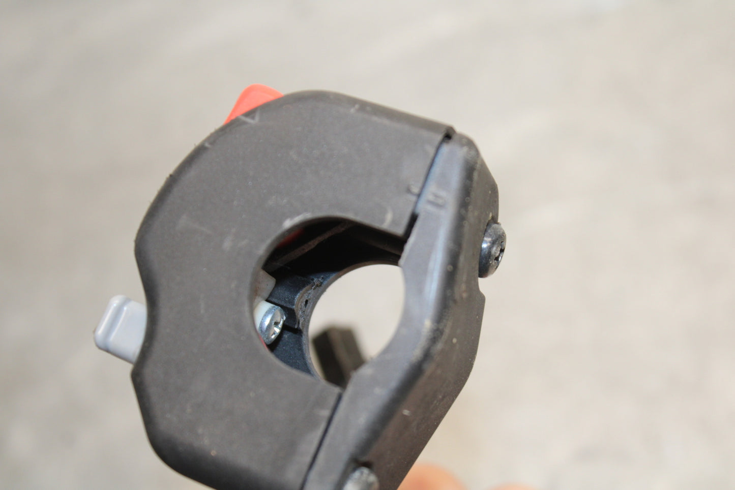 13-18 KAWASAKI NINJA ZX6R RIGHT CLIP ON HANDLE KILL OFF START SWITCH BB666