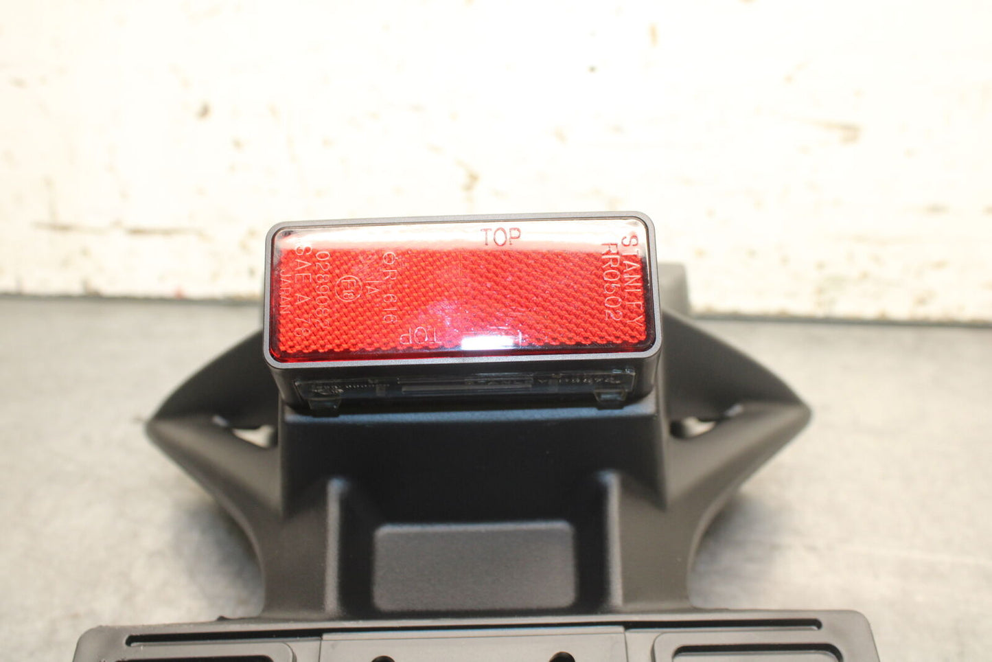 05-08 SUZUKI GSXR1000 REAR BACK FENDER MUD GUARD BB113