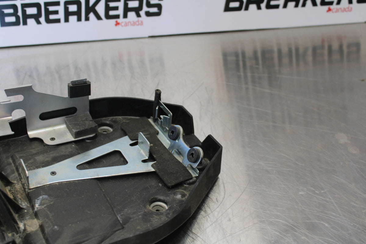 07 KAWASAKI Z1000 REAR BACK TAIL UNDERTAIL BATTERY TRAY PLASTIC BB148