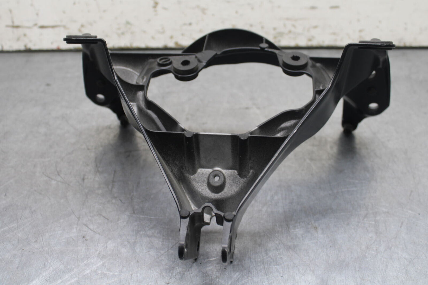 06-07 SUZUKI GSXR750 OEM UPPER FAIRING MIRROR GAUGES STAY BRACKET BB110