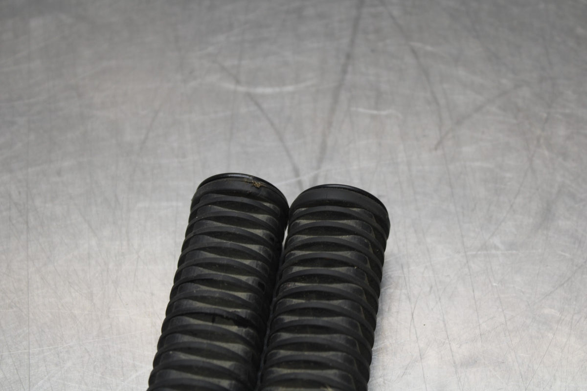 09 HONDA SHADOW 750 VT750 C2 REAR PASSENGER FOOT STEP PEG SET BB809