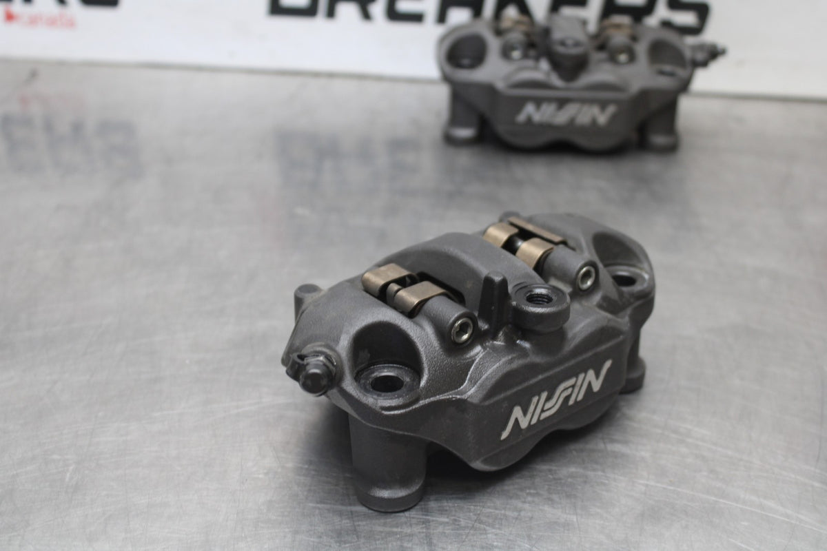 13-18 KAWASAKI NINJA ZX6R RIGHT LEFT FRONT BRAKE CALIPER SET PAIR CALIPERS BB915