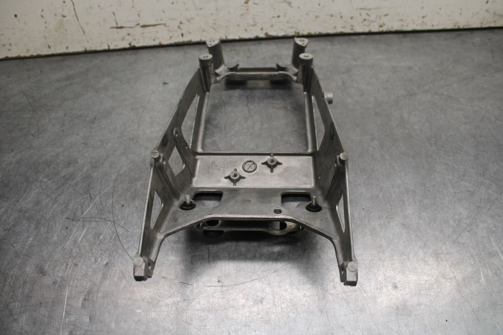 06-07 SUZUKI GSXR 600 REAR BACK TAIL SUBFRAME SUB FRAME BB737