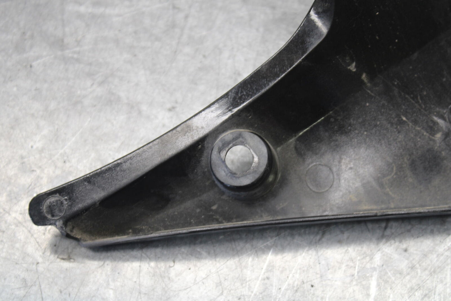 06-07 SUZUKI GSXR 600 LEFT GAS TANK FUEL CELL PANEL COVER TRIM COWL  BB694