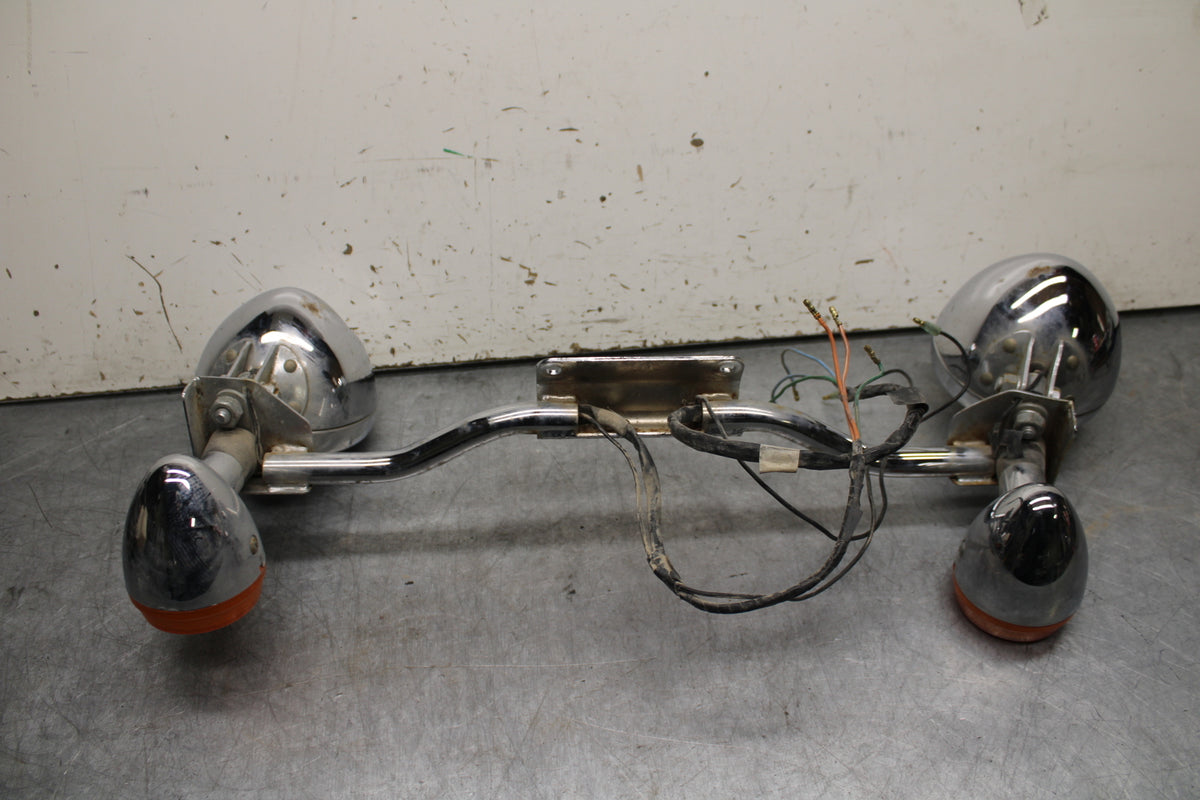 02-04 HONDA VTX1800S FRONT TURN SIGNAL BAR MOUNT & TURN SIGNALS BB712