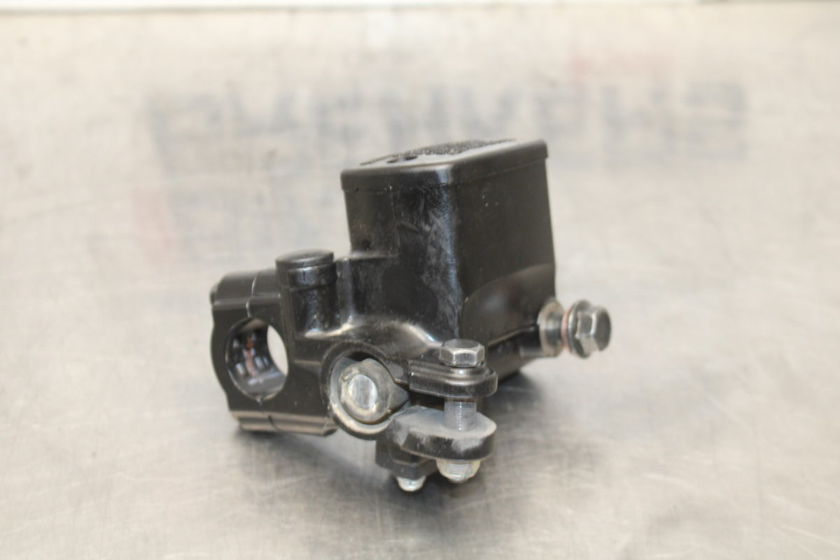 17-18 YAMAHA YZF R3 FRONT BRAKE MASTER CYLINDER BB788