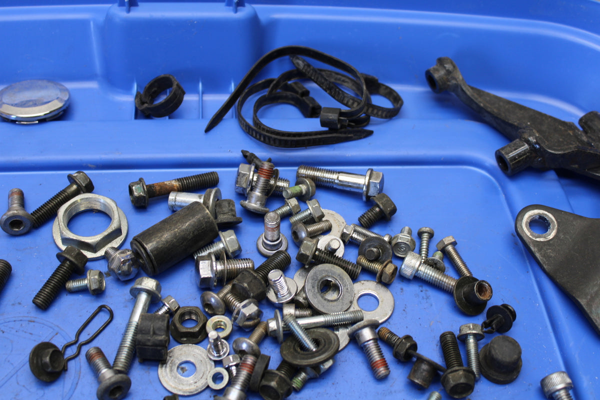 03-05 HONDA SHADOW CLASSIC 750 MOUNTING BOLTS HARDWARE MOTOR SCREWS BB139