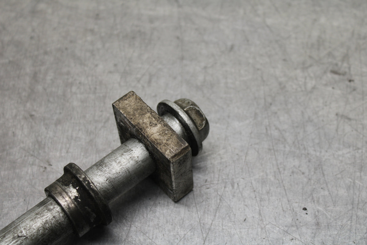14-15 KAWASAKI NINJA 650 EX650F ABS REAR AXLE WHEEL RIM PIVOT BOLT AXEL BB741