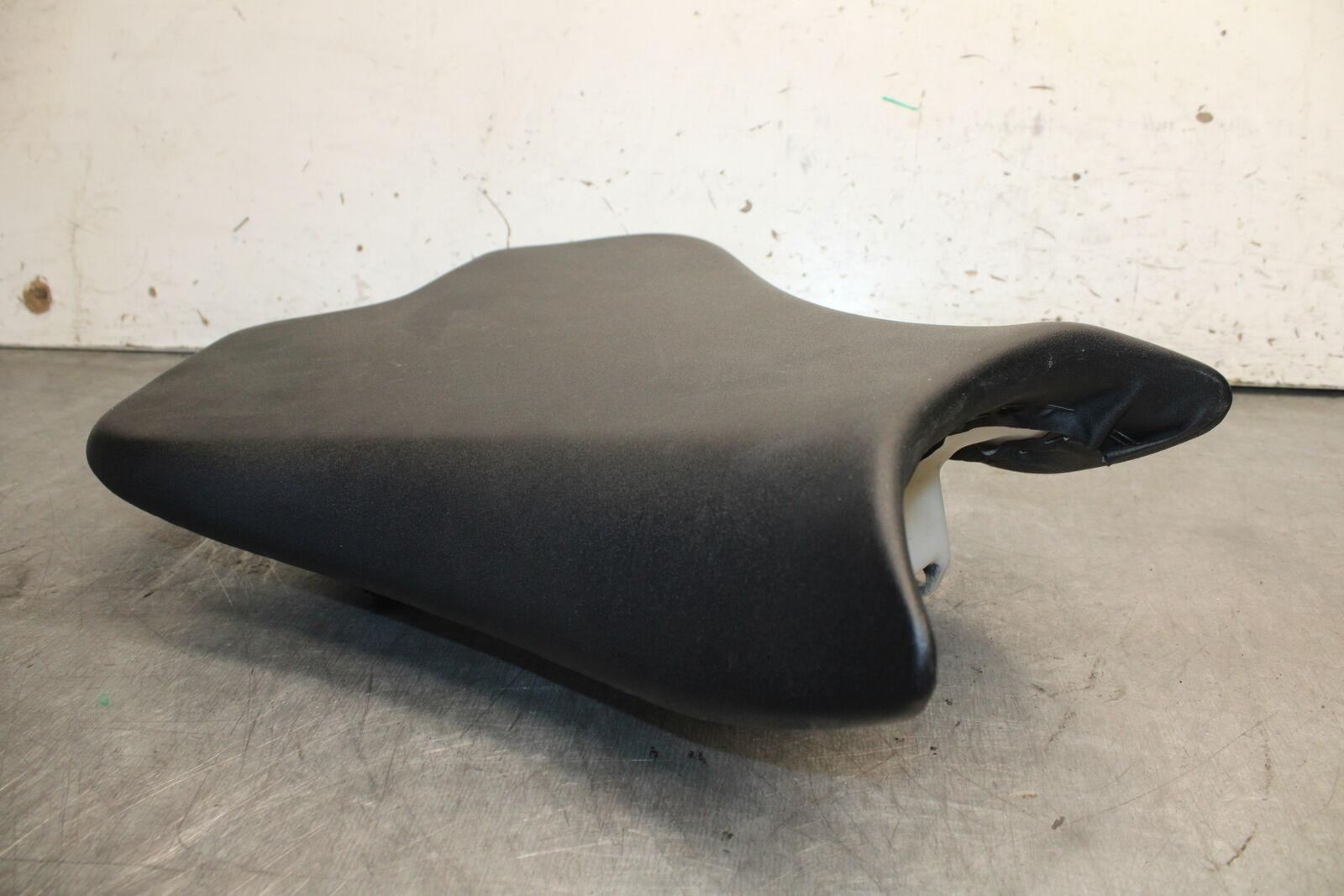09-12 KAWASAKI NINJA ZX6R FRONT DRIVERS SEAT PAD SADDLE 53066-0246-MA BB698